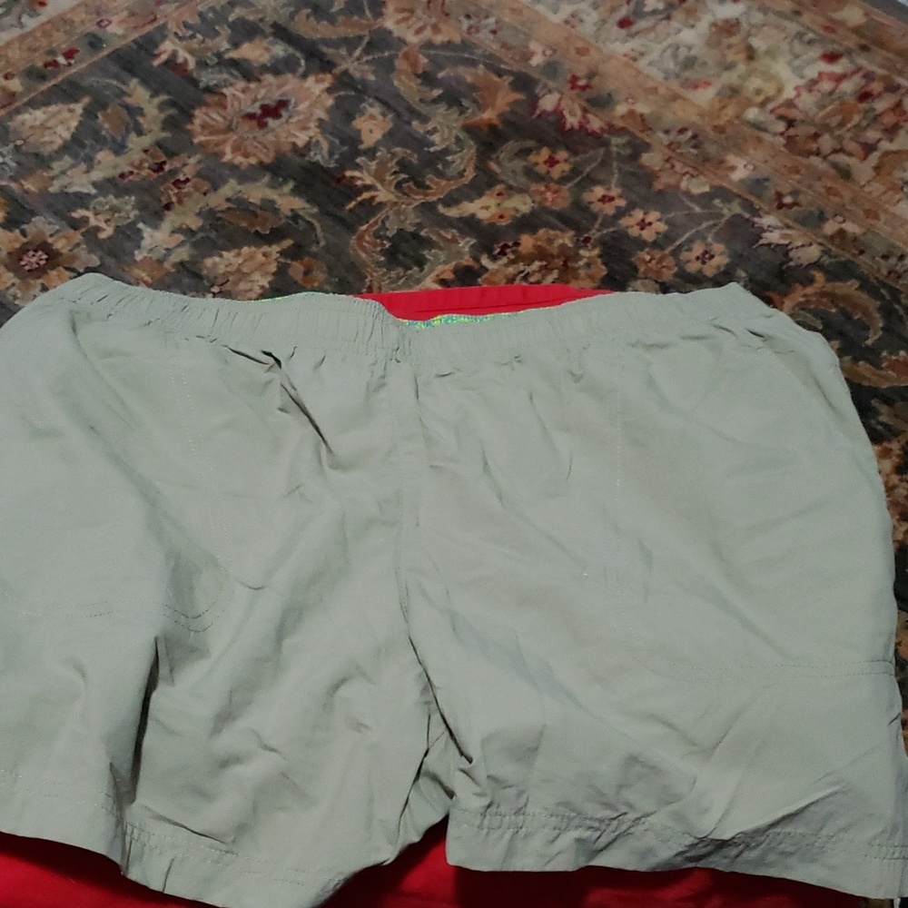 Columbia sportswear women's XL Sandy River shorts. Tan colored. Barely worn.